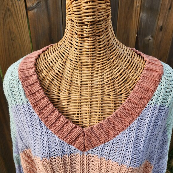 Aeropostale Pastel Block Color's  Knit Sweater Size Medium V Neck Cropped - Picture 5 of 6